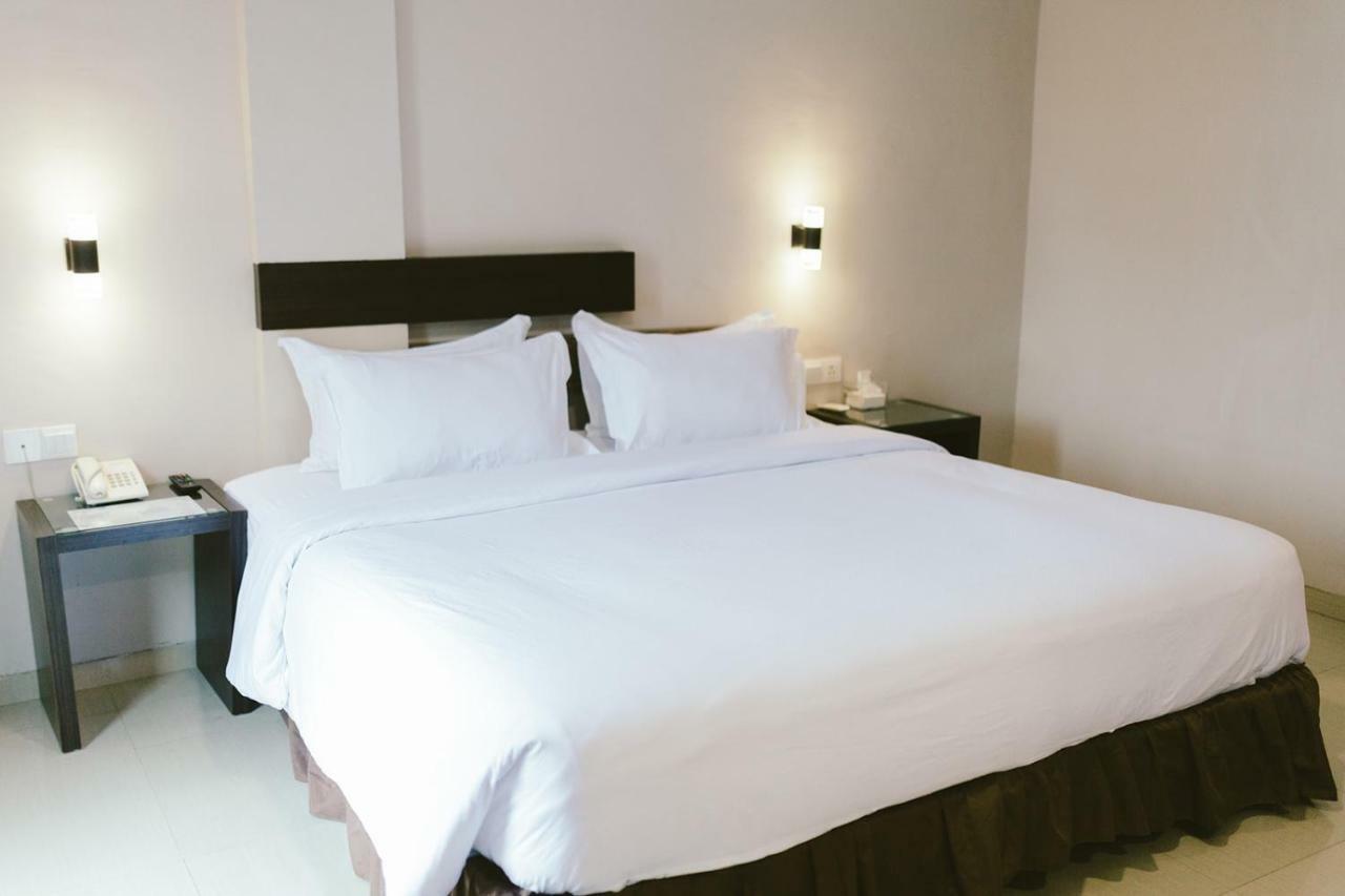 Barelang Hotel Nagoya Batam Extérieur photo