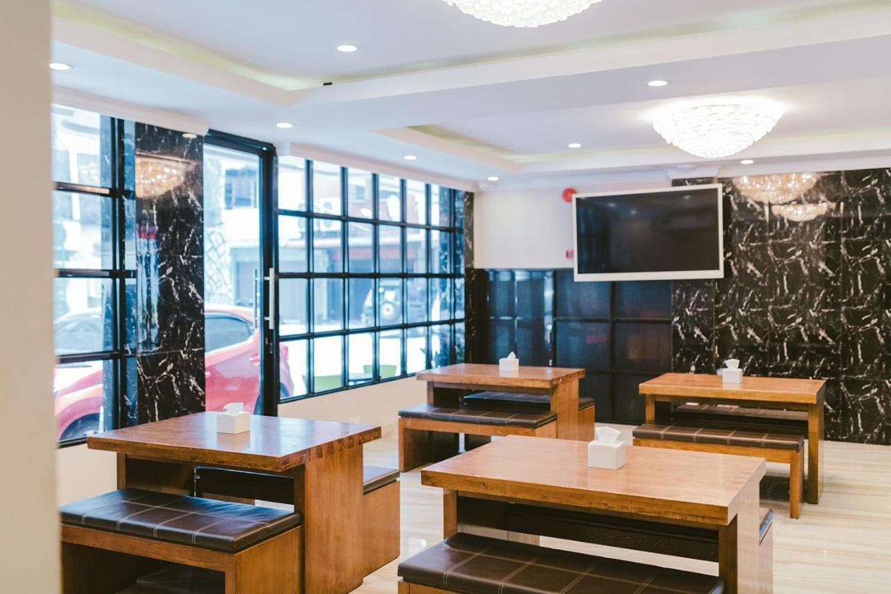 Barelang Hotel Nagoya Batam Extérieur photo